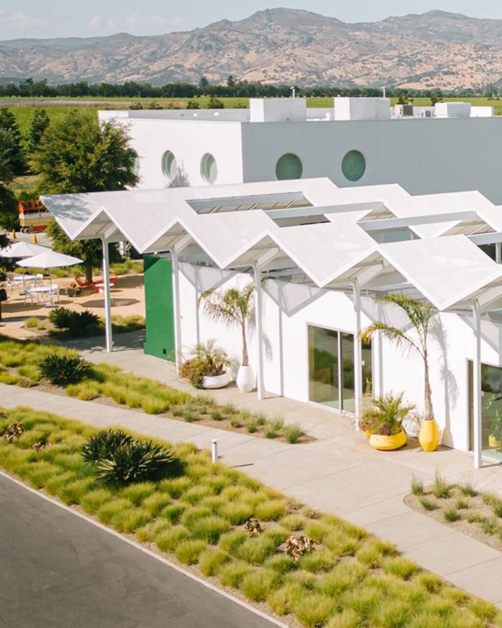 Exterior image of Ashes & Diamond building